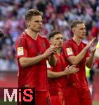 12.05.2024, Fussball 1. Bundesliga 2023/2024, 33.Spieltag, FC Bayern Mnchen - VfL Wolfsburg, in der Allianz-Arena Mnchen. Schlussjubel der Bayern nach dem Spiel, Joshua Kimmich (FC Bayern Mnchen) nachdenklich 

