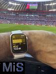 12.05.2024, Fussball 1. Bundesliga 2023/2024, 33.Spieltag, FC Bayern Mnchen - VfL Wolfsburg, in der Allianz-Arena Mnchen.  Auf einer Apple Watch steht 103 dezibel Lautstrke unmittelbar an der Sdkurve.


