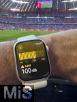 12.05.2024, Fussball 1. Bundesliga 2023/2024, 33.Spieltag, FC Bayern Mnchen - VfL Wolfsburg, in der Allianz-Arena Mnchen.  Auf einer Apple Watch steht 100 dezibel Lautstrke unmittelbar an der Sdkurve.


