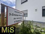 21.05.2024, Mieten in Bayern. Angebotsschild einer Mietswohnung. Barrierefreie 3-Zimmer-Wohnung zu vermieten.