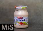 01.06.2024,  Joghurt von Ehrmann Almighurt Erdbeere im Mehrweg-Glas mit Schraubdeckel.