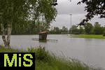01.06.2024, Bad Wrishofen im Unterallgu, Hochwasser nach andauernden Regenfllen, der Wrthbach hat die den Sportplatz von Kirchdorf berschwemmt.  