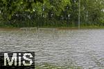 01.06.2024, Bad Wrishofen im Unterallgu, Hochwasser nach andauernden Regenfllen, der Wrthbach hat die den Sportplatz von Kirchdorf berschwemmt.  