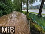 01.06.2024, Mindelheim im Unterallgu, Hochwasser nach andauernden Regenfllen, die Mindel berschwemmt hier die Felder im Norden der Stadt.