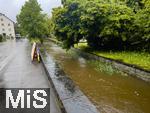 01.06.2024, Bad Wrishofen im Unterallgu, Hochwasser nach andauernden Regenfllen, der Wrthbach ist gefhrlich hoch im Sden der Stadt. 