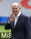 03.06.2024, Fussball Europameisterschaft 2024,  Besuch von Bundeskanzler Olaf Scholz  im EM-Stadion Mnchen Fuball Arena. 