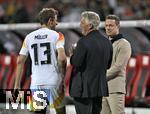 03.06.2024, Fussball Nationalteams Freundschaftsspiele 2024, Lnderspiel, Deutschland - Ukraine, im Max-Morlock-Stadion (Nrnberg). Da treffen sich zwei alte Freunde v.l. Thomas Mller (Deutschland) und Bastian Schweinsteiger (Deutschland). Zuschauer Alexander Bommes (Deutschland),