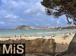 10.06.2024, Beliebtes Reiseziel der Deutschen, die Balearen-Insel Mallorca (Spanien).  Urlauber am Strand Cala Agulla bei Cala Ratjada,  