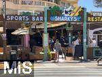 10.06.2024, Beliebtes Reiseziel der Deutschen, die Balearen-Insel Mallorca (Spanien). Der Eingangsbereich vom Sharkys in Cala Ratjada, die Sportsbar von Goodbye Deutschland-Star Steff Jerkel (VOX, die Auswanderer).