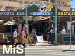 10.06.2024, Beliebtes Reiseziel der Deutschen, die Balearen-Insel Mallorca (Spanien). Das Sharkys in Cala Ratjada, die Sportsbar von Goodbye Deutschland-Star Steff Jerkel (VOX, die Auswanderer).