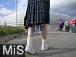 14.06.2024, Fussball UEFA EURO 2024, Vorrunde, 1.Spieltag, Erffnungsspiel Deutschland - Schottland, in der Fuball Arena Mnchen. Schotte mit Kilt beim Stadion.