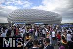 14.06.2024, Fussball UEFA EURO 2024, Vorrunde, 1.Spieltag, Erffnungsspiel Deutschland - Schottland, in der Fuball Arena Mnchen. Tausende Fans auf der Esplanade des Stadions