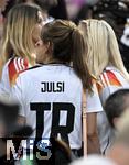 14.06.2024, Fussball UEFA EURO 2024, Vorrunde, 1.Spieltag, Erffnungsspiel Deutschland - Schottland, in der Fuball Arena Mnchen. Lena Wurzenberger (Deutschland) die Freundin von Trainer Julian Nagelsmann (Deutschland) Rckenansicht, der Spitzname scheint Julsi zu sein