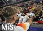 14.06.2024, Fussball UEFA EURO 2024, Vorrunde, 1.Spieltag, Erffnungsspiel Deutschland - Schottland, in der Fuball Arena Mnchen. Niclas Fllkrug (Deutschland) holt seine Tochter 