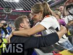 14.06.2024, Fussball UEFA EURO 2024, Vorrunde, 1.Spieltag, Erffnungsspiel Deutschland - Schottland, in der Fuball Arena Mnchen. Trainer Julian Nagelsmann (Deutschland) knutscht seine Lena Wurzenberger (Deutschland) die Freundin von Trainer Julian Nagelsmann (Deutschland) 