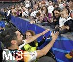 14.06.2024, Fussball UEFA EURO 2024, Vorrunde, 1.Spieltag, Erffnungsspiel Deutschland - Schottland, in der Fuball Arena Mnchen. Ilkay Gndogan (Deutschland) mit seinem Sohn