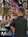 14.06.2024, Fussball UEFA EURO 2024, Vorrunde, 1.Spieltag, Erffnungsspiel Deutschland - Schottland, in der Fuball Arena Mnchen. Nico Schlotterbeck (Deutschland) mit Familie