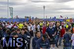 14.06.2024, Fussball UEFA EURO 2024, Vorrunde, 1.Spieltag, Erffnungsspiel Deutschland - Schottland, in der Fuball Arena Mnchen.  Andrang der Fans vor dem Spiel auf der Esplanade 