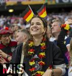 14.06.2024, Fussball UEFA EURO 2024, Vorrunde, 1.Spieltag, Erffnungsspiel Deutschland - Schottland, in der Fuball Arena Mnchen. Weibliche Fans Deutschland