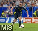 14.06.2024, Fussball UEFA EURO 2024, Vorrunde, 1.Spieltag, Erffnungsspiel Deutschland - Schottland, in der Fuball Arena Mnchen. John Mcginn (Schottland) am Ball 