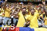 17.06.2024, Fussball UEFA EURO 2024, Vorrunde, Match 10, Rumnien - Ukraine, in der Fuball Arena Mnchen.   
Die rumnischen Fans feiern
