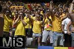 17.06.2024, Fussball UEFA EURO 2024, Vorrunde, Match 10, Rumnien - Ukraine, in der Fuball Arena Mnchen.   
Die rumnischen Fans feiern
