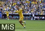 17.06.2024, Fussball UEFA EURO 2024, Vorrunde, Match 10, Rumnien - Ukraine, in der Fuball Arena Mnchen.  Nicolae Stanciu (Rumnien) trifft zum 1:0 und jubelt hier

