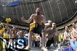 17.06.2024, Fussball UEFA EURO 2024, Vorrunde, Match 10, Rumnien - Ukraine, in der Fuball Arena Mnchen.   Die rumnischen Fans feiern 

