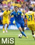 17.06.2024, Fussball UEFA EURO 2024, Vorrunde, Match 10, Rumnien - Ukraine, in der Fuball Arena Mnchen. Taras Stepanenko (Ukraine) am Ball 

