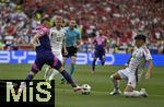 19.06.2024, Fussball UEFA EURO 2024, Vorrunde, 2.Spieltag, Deutschland - Ungarn, in der Stuttgart Arena. v.l. Josua Kimmich (Deutschland) gegen Milos Kerkez (Ungarn) 

