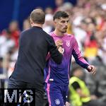 19.06.2024, Fussball UEFA EURO 2024, Vorrunde, 2.Spieltag, Deutschland - Ungarn, in der Stuttgart Arena. v.l. Trainer Julian Nagelsmann (Deutschland) mit Kai Havertz (Deutschland) nach der Auswechslung.

