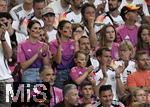 19.06.2024, Fussball UEFA EURO 2024, Vorrunde, 2.Spieltag, Deutschland - Ungarn, in der Stuttgart Arena. Lena Wurzenberger (Deutschland) die Freundin von Trainer Julian Nagelsmann (Deutschland) feuert die Mannschaft an

