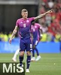 19.06.2024, Fussball UEFA EURO 2024, Vorrunde, 2.Spieltag, Deutschland - Ungarn, in der Stuttgart Arena. Toni Kroos (Deutschland) gestikuliert

