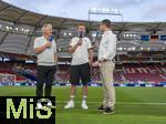 19.06.2024, Fussball UEFA EURO 2024, Vorrunde, 2.Spieltag, Deutschland - Ungarn, in der Stuttgart Arena. v.l. TV Experte Bastian Schweinsteiger (Deutschland), Trainer Julian Nagelsmann (Deutschland) und Moderator Alexander Bommes (ARD Deutschland) 

