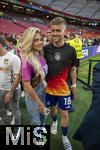 19.06.2024, Fussball UEFA EURO 2024, Vorrunde, 2.Spieltag, Deutschland - Ungarn, in der Stuttgart Arena. Maximilian Mittelstdt (Deutschland) und Influencerin Lea Prinz (Deutschland) Freundin von Maximilian Mittelstdt  

