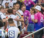 19.06.2024, Fussball UEFA EURO 2024, Vorrunde, 2.Spieltag, Deutschland - Ungarn, in der Stuttgart Arena. Lena Wurzenberger (Deutschland) die Freundin von Trainer Julian Nagelsmann (Deutschland) und Trainer Julian Nagelsmann (Deutschland) lachen herzlich
