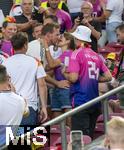 19.06.2024, Fussball UEFA EURO 2024, Vorrunde, 2.Spieltag, Deutschland - Ungarn, in der Stuttgart Arena. Lena Wurzenberger (Deutschland) die Freundin von Trainer Julian Nagelsmann (Deutschland) und Trainer Julian Nagelsmann (Deutschland) kssen sich

