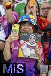 19.06.2024, Fussball UEFA EURO 2024, Vorrunde, 2.Spieltag, Deutschland - Ungarn, in der Stuttgart Arena. Asiatischer weiblicher Fan der Nationalmannschaft und Philipp Lahm.

