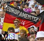 19.06.2024, Fussball UEFA EURO 2024, Vorrunde, 2.Spieltag, Deutschland - Ungarn, in der Stuttgart Arena.  Deutschlandfan hat EUROPAMEISTER auf seienr Flagge geschrieben.

