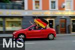 19.06.2024, Fussball UEFA EURO 2024, Vorrunde, 2.Spieltag, Deutschland - Ungarn, in Kempten im Allgu versammeln sich nach dem Spiel die Fans auf den Straen, um mit Auto-Korsos den Sieg der Nationalmannschaft zu feiern 

