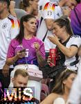 19.06.2024, Fussball UEFA EURO 2024, Vorrunde, 2.Spieltag, Deutschland - Ungarn, in der Stuttgart Arena. Ehefrau Lina Kimmich (li, Deutschland) die Frau von Joshua Kimmich auf der Tribne.

