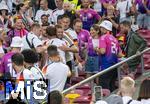 19.06.2024, Fussball UEFA EURO 2024, Vorrunde, 2.Spieltag, Deutschland - Ungarn, in der Stuttgart Arena. Trainer Julian Nagelsmann (Deutschland) im weissen Adidas-Shirt nach dem Spiel bei seinen Freunden und Verwandschaft auf der Tribne. re: Freundin Lena Wurzenberger

