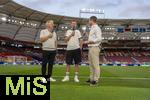 19.06.2024, Fussball UEFA EURO 2024, Vorrunde, 2.Spieltag, Deutschland - Ungarn, in der Stuttgart Arena. Nach dem Spiel, v.li: Bastian Schweinsteiger, Trainer Julian Nagelsmann (Deutschland), Alexander Bommes (ARD-TV) beim Interview.

