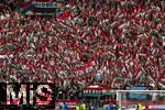 19.06.2024, Fussball UEFA EURO 2024, Vorrunde, 2.Spieltag, Deutschland - Ungarn, in der Stuttgart Arena. Ungarns Fans schwenken ihre Fahnen

