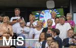 19.06.2024, Fussball UEFA EURO 2024, Vorrunde, 2.Spieltag, Deutschland - Ungarn, in der Stuttgart Arena. Ehrengste, Prsident Bernd Wahler (Stuttgart), Ex-Stuttgart Trainer Armin Veh.

