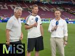 19.06.2024, Fussball UEFA EURO 2024, Vorrunde, 2.Spieltag, Deutschland - Ungarn, in der Stuttgart Arena. Nach dem Spiel, v.li: Bastian Schweinsteiger, Trainer Julian Nagelsmann (Deutschland), Alexander Bommes (ARD-Moderator) beim Interview am Spielfeldrand.

