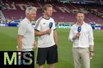 19.06.2024, Fussball UEFA EURO 2024, Vorrunde, 2.Spieltag, Deutschland - Ungarn, in der Stuttgart Arena. Nach dem Spiel, v.li: Bastian Schweinsteiger, Trainer Julian Nagelsmann (Deutschland), Alexander Bommes (ARD-Moderator) beim Interview am Spielfeldrand.

