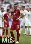 20.06.2024, Fussball UEFA EURO 2024, Vorrunde, Gruppe C, Slowenien - Serbien, in der Fuball Arena Mnchen. Dusan Tadic (Serbien) nachdenklich.

