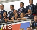 20.06.2024, Fussball UEFA EURO 2024, Vorrunde, Gruppe C, Slowenien - Serbien, in der Fuball Arena Mnchen.  Ehrentribne mit der Deutschen Auenministerin Annalena Baerbock (mitte, Grne) lachend 

