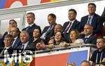 20.06.2024, Fussball UEFA EURO 2024, Vorrunde, Gruppe C, Slowenien - Serbien, in der Fuball Arena Mnchen.  Ehrentribne mit der Deutschen Auenministerin Annalena Baerbock (mitte, Grne) lachend 

